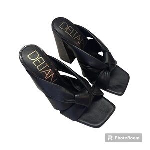 Deltan Leather Knot Sandals womens size 6.5